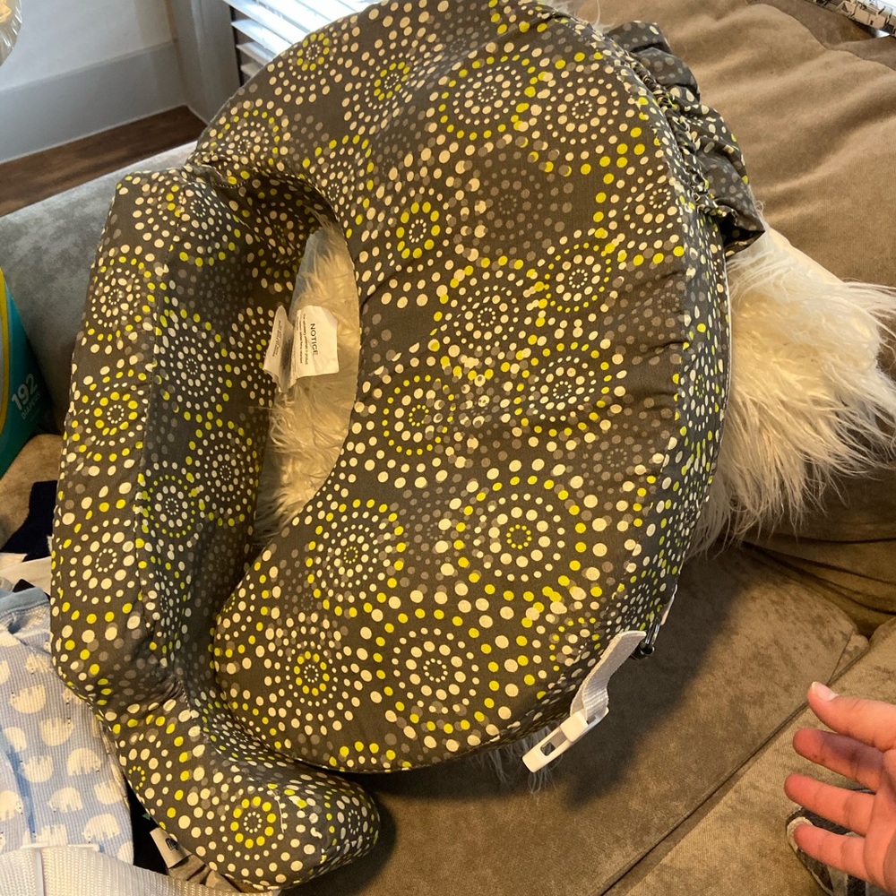 Nursing pillow